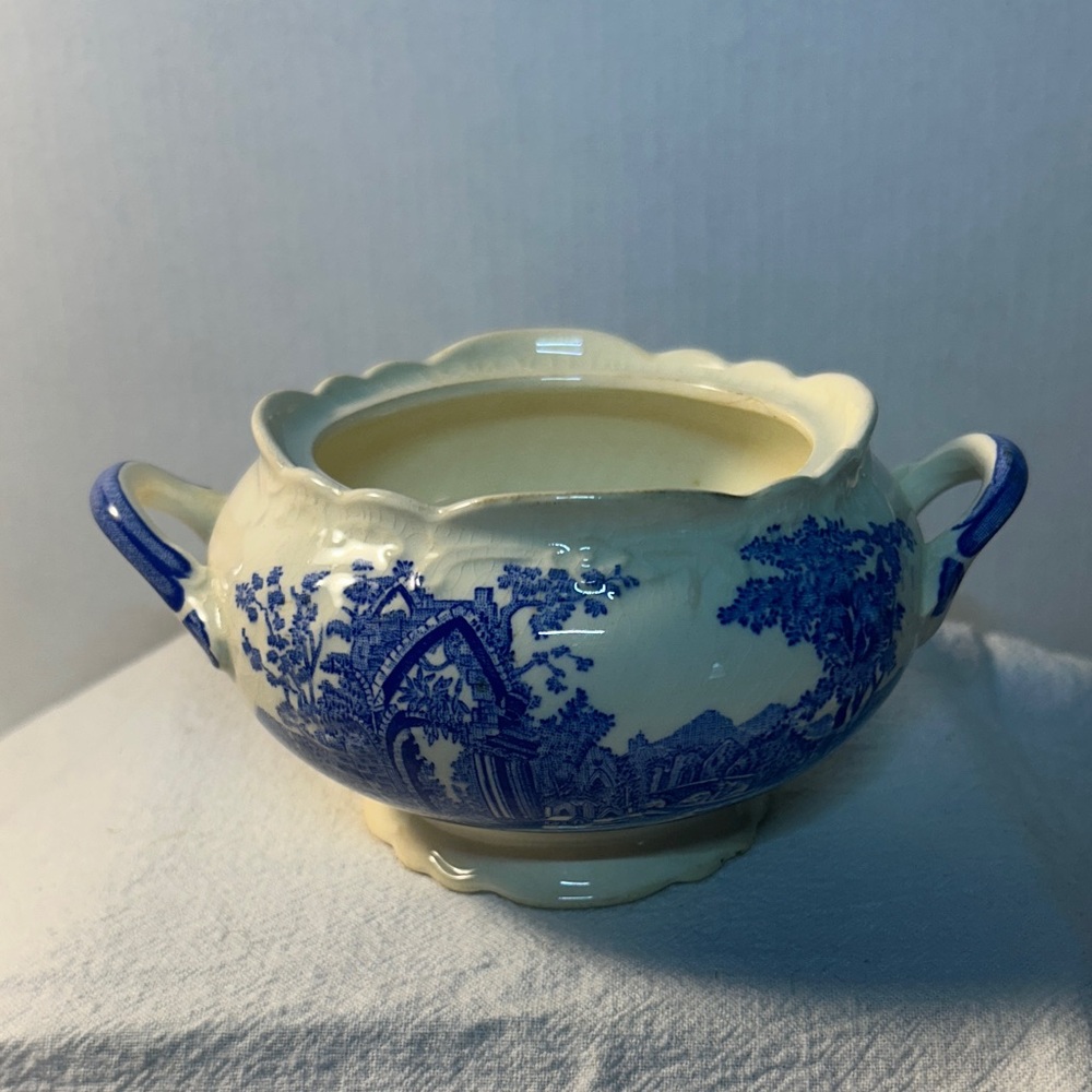 Vintage Ceramic sugar Bowl. English countryside. Taylor Smith, and Smith